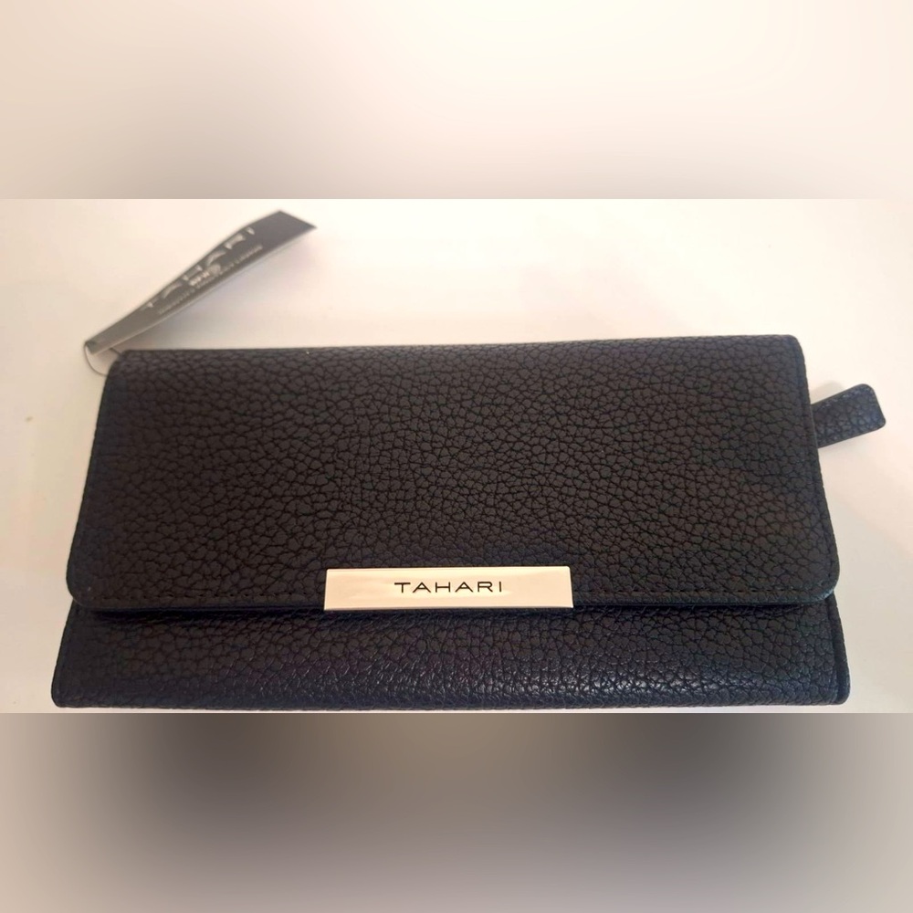 NWT Tahari Wallet